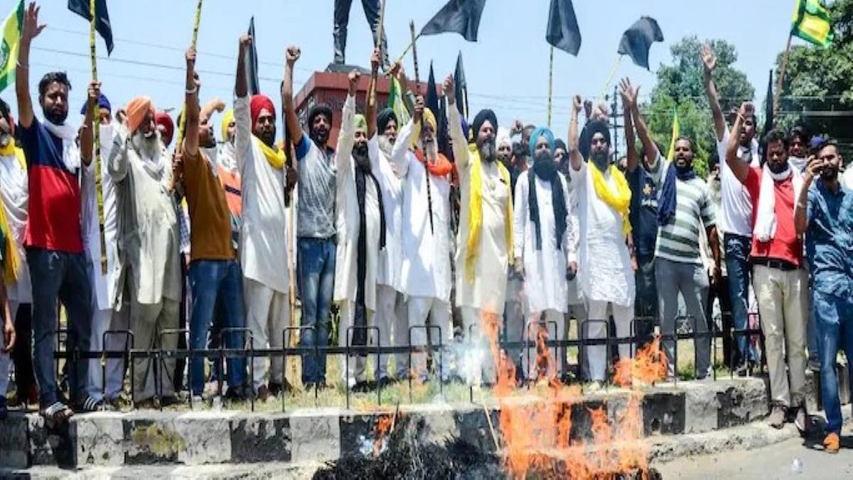 Will farmer's movement turn into a political campaign? 