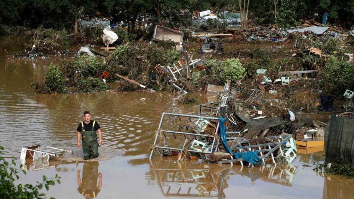 भयंकर गर्मी से तप रहे थे यूरोपीय देश, अब मानसूनी कहर से 150 से ज्यादा लोगों की गई जान