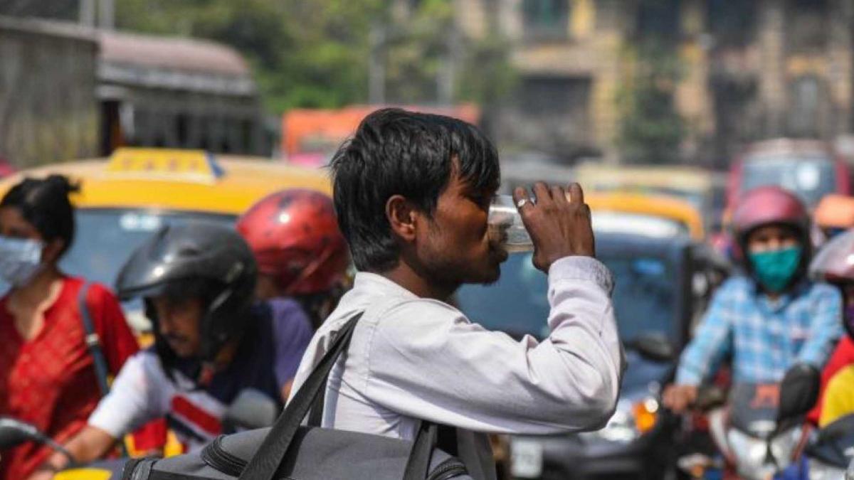 भयंकर गर्मी से जूझ रहे कई शहर