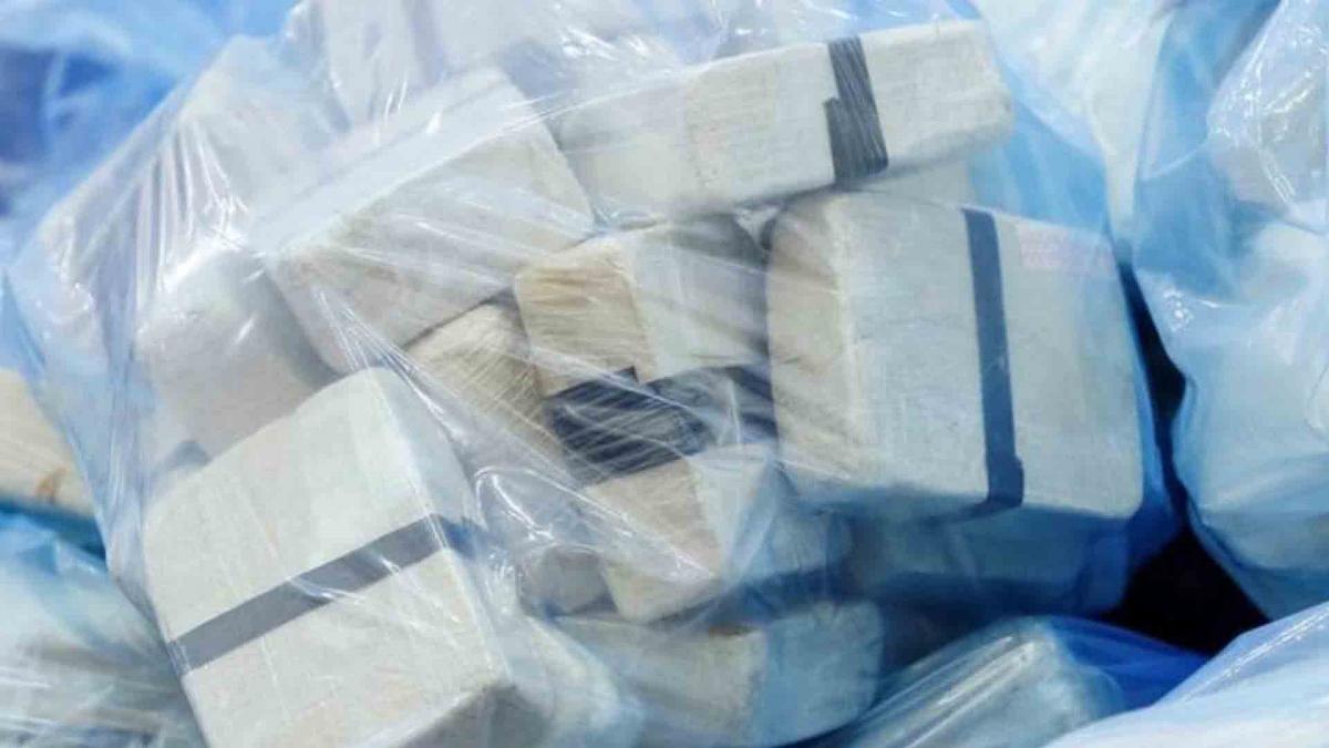 दिल्ली के बाद मुंबई में भी पकड़ी गई 300 किलो हेरोइन, 2 कंटेनरों में भरे थे ड्रग्स