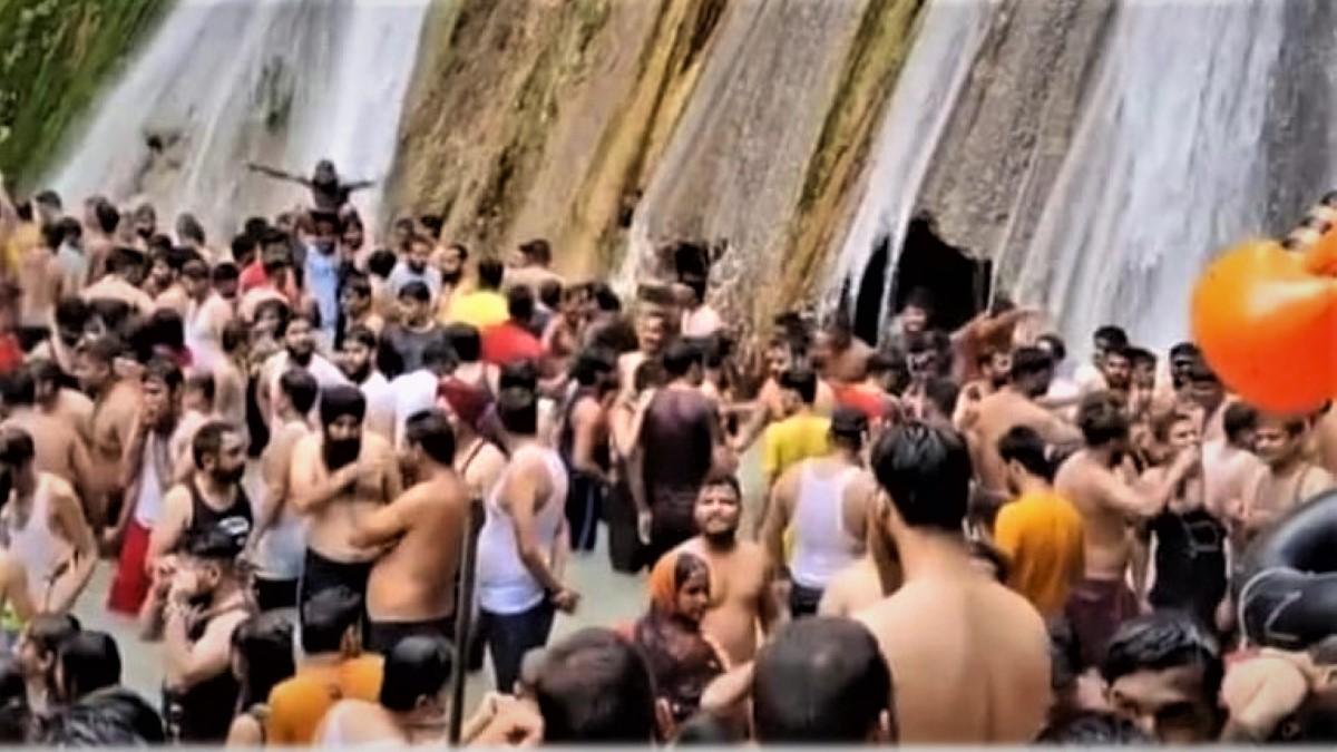 Tourists crowd gathered at hill stations, PM Modi expresses concern