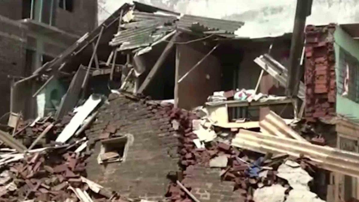 महाराष्ट्र में बाढ़ ने मचाई तबाही, वापस लौटे लोगों को घर के नाम पर म‍िल रहा मलबा