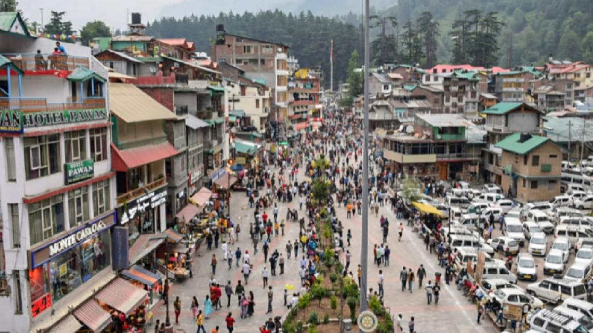 Manali crowd