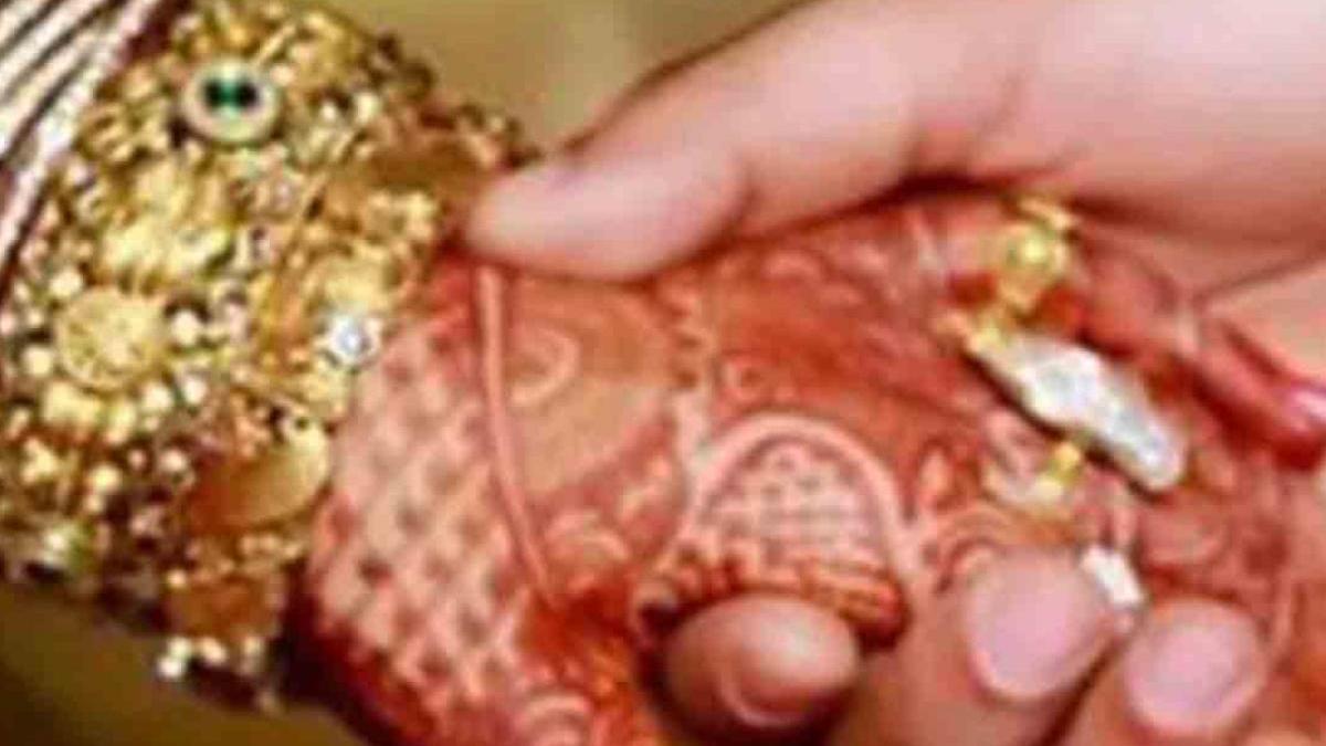 वैवाहिक जीवन में आ रही समस्या, पंडित शैलेंद्र ने दी ये सलाह