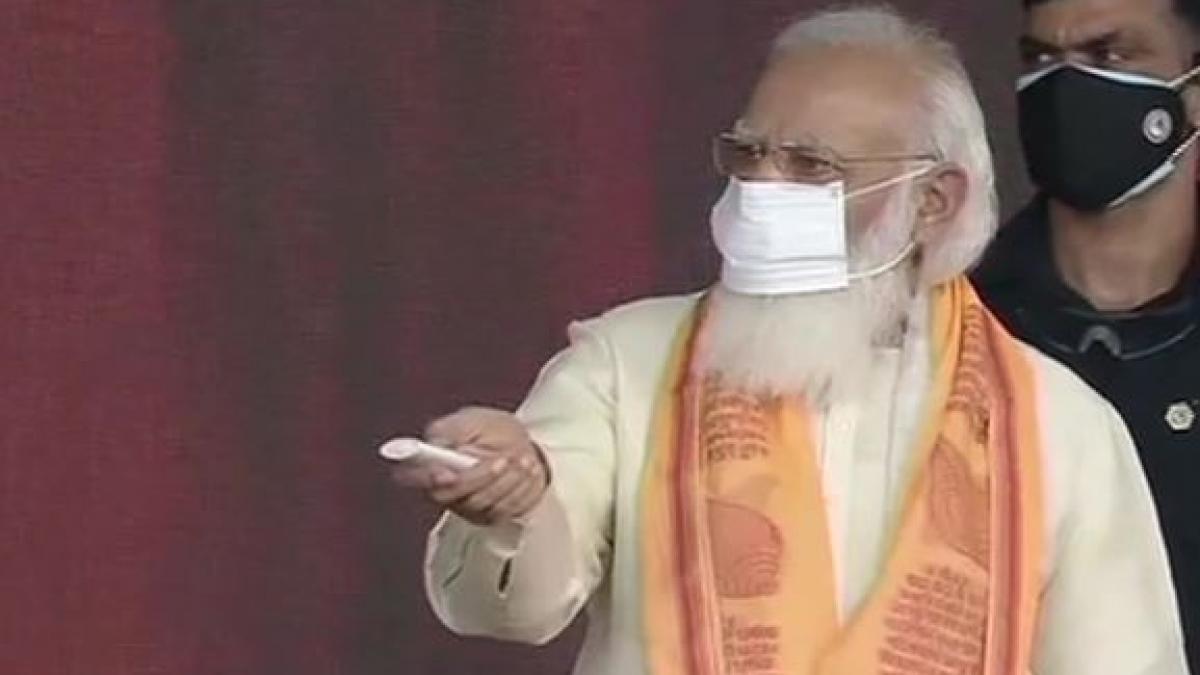 PM Modi inaugurate public projects in Varanasi (Photo-ANI)