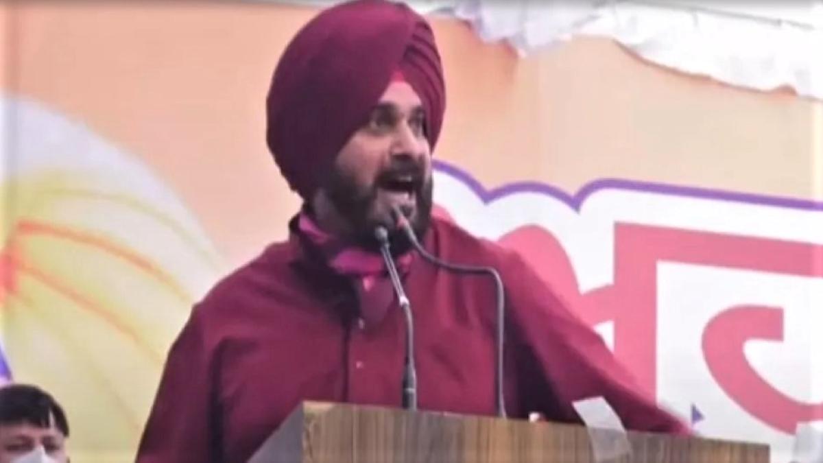 Navjot Singh Sidhu takes charge as new chief of Punjab Congress