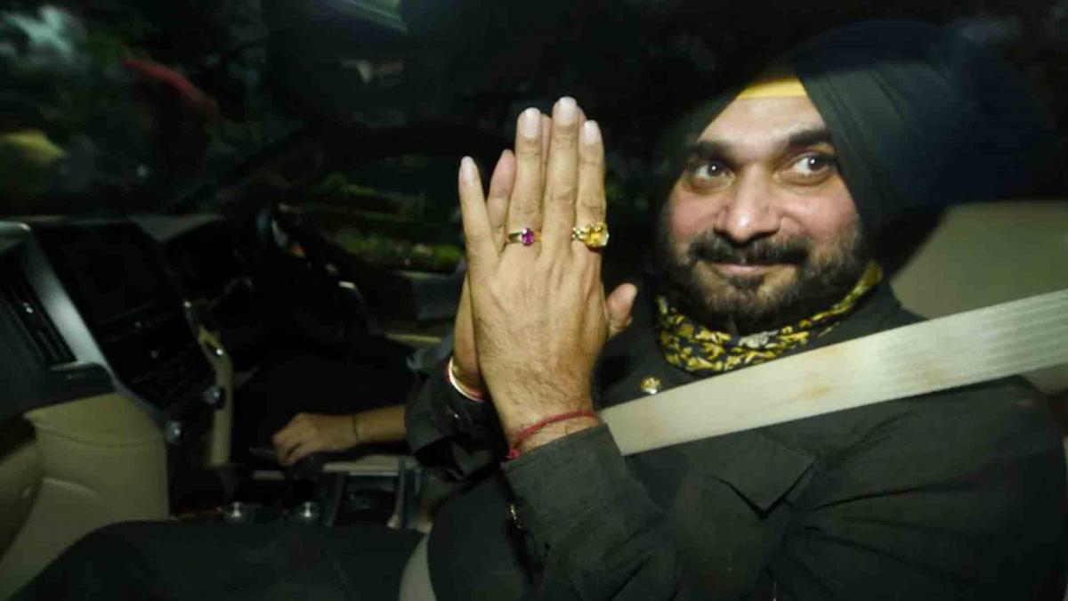 पंजाब: विधायकों से मिलने पहुंचे सिद्धू का कॉन्फीडेंस फुल! समझें क्या हैं संकेत?