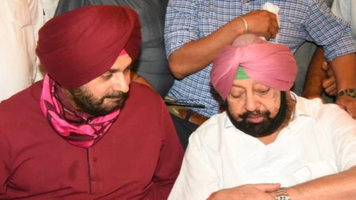 Navjot Singh Sidhu and Captain Amarinder in tea party