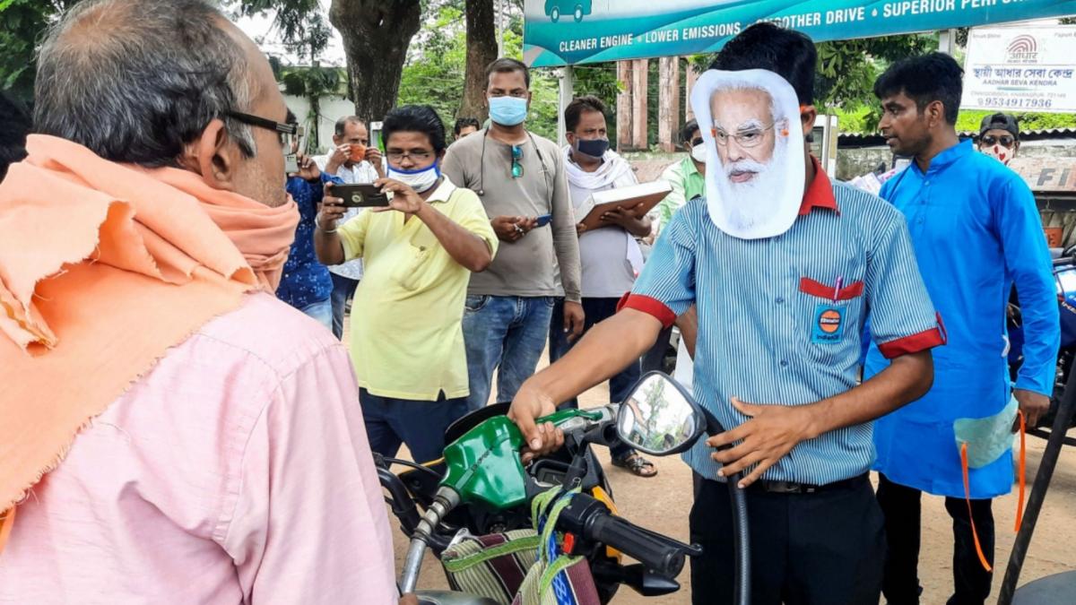 TMC protests over rising fuel prices (File-PIT)