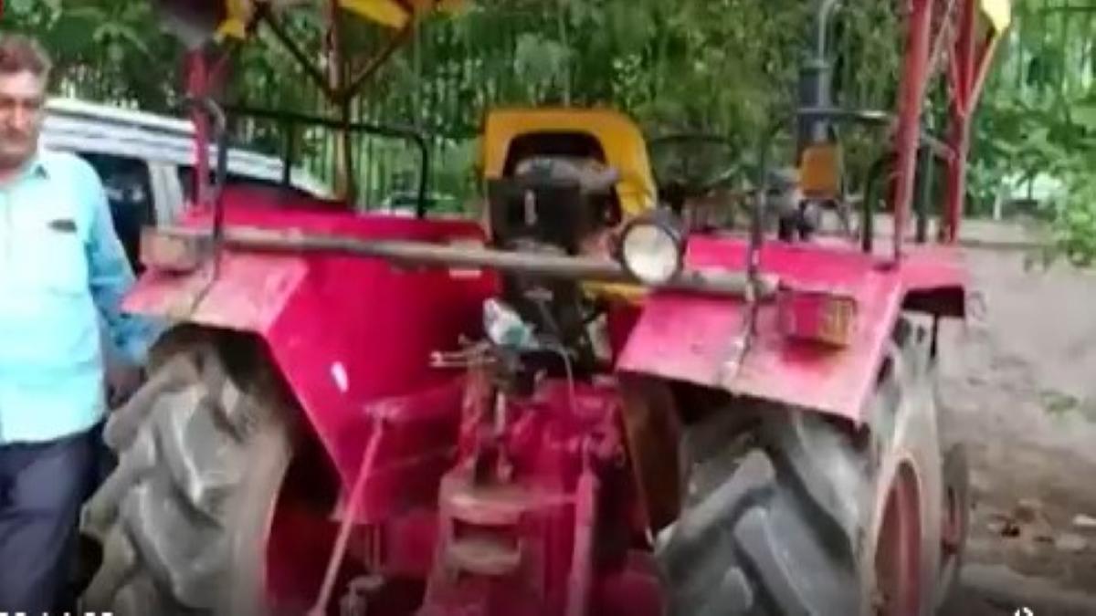 Minor stole tractor in Delhi and caught in Chitrakoot