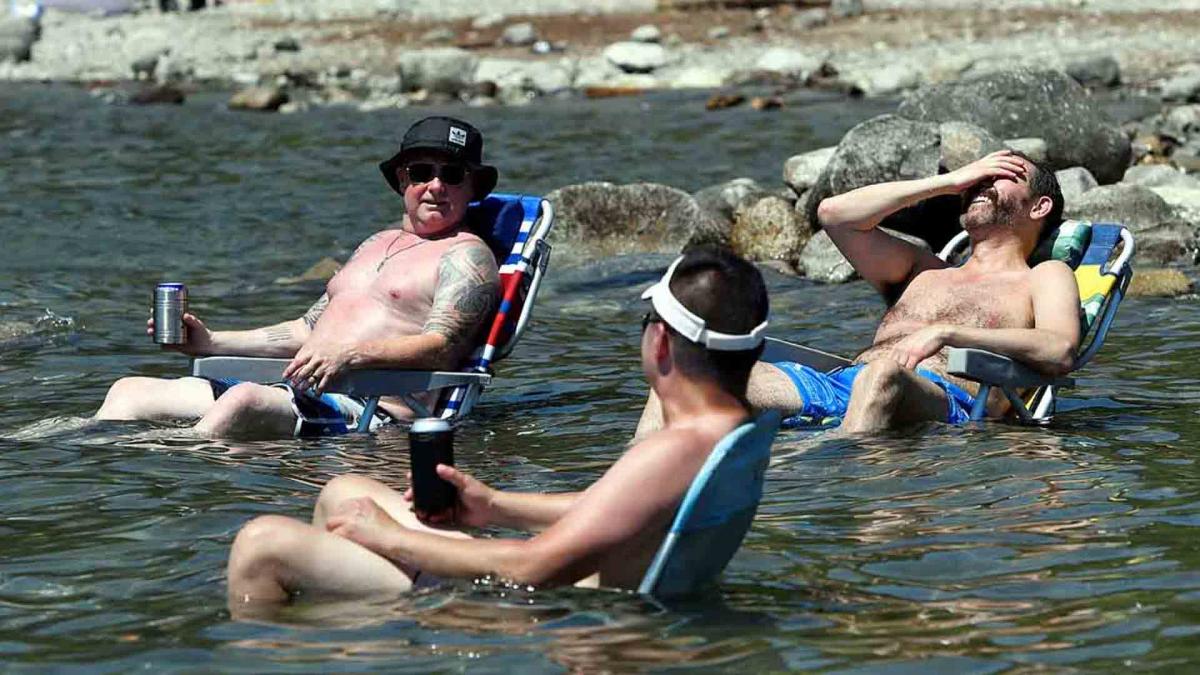 अमेरिका-कनाडा के कुछ राज्यों में भीषण गर्मी, पारा पहुंचा 50 के पार, देखें 