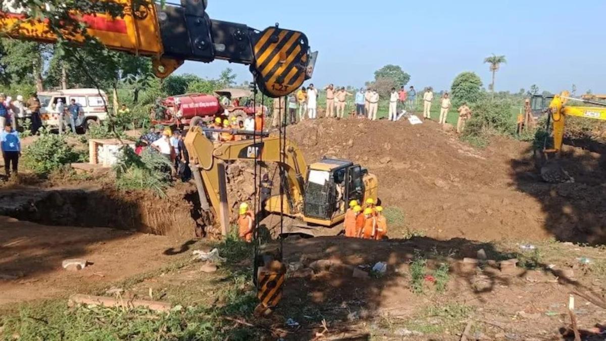 Rescue operation on in MP's Vidisha well incident