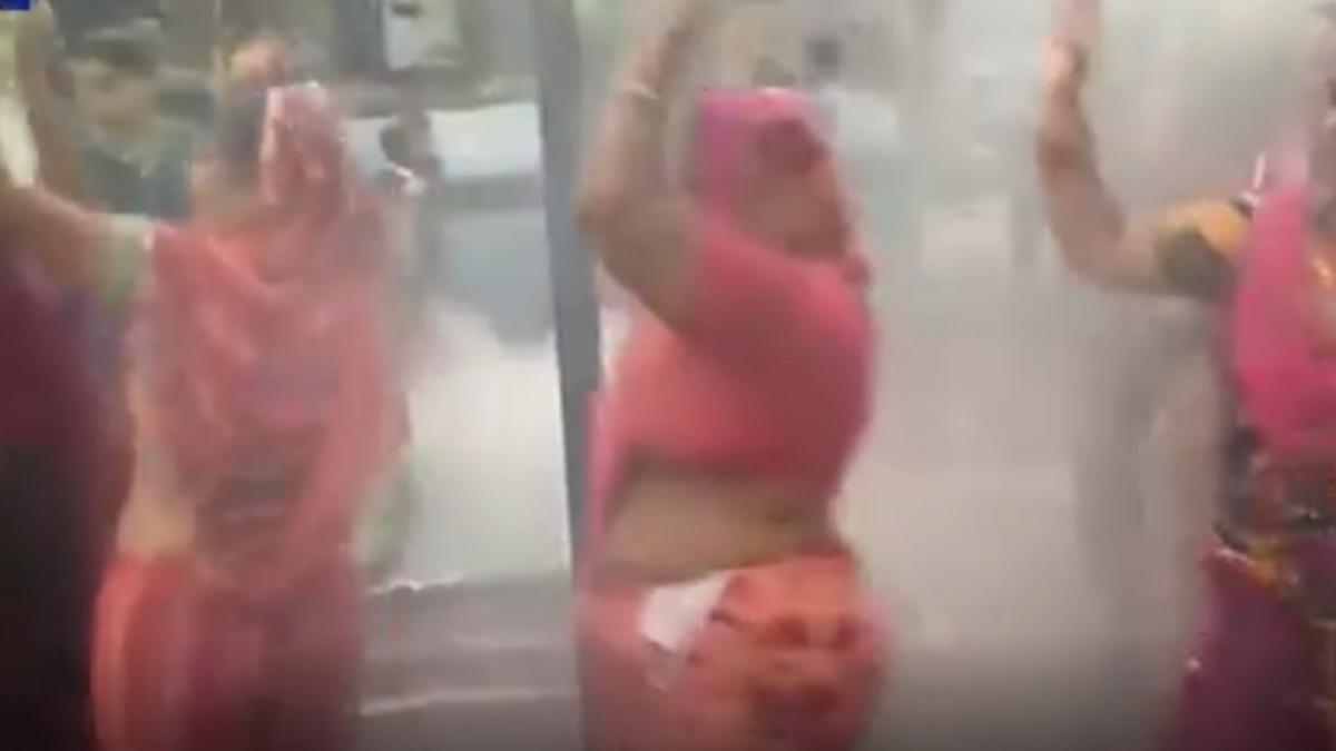 women dance for the rain in Jodhpur rajasthan
