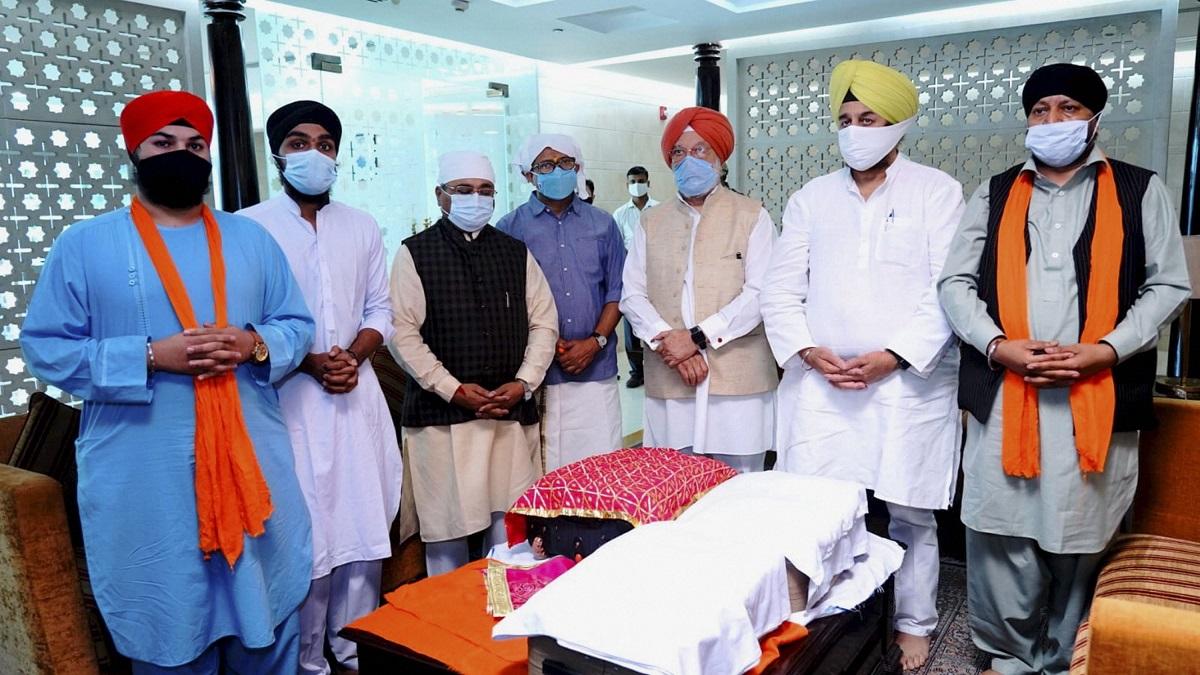 India Evacuates 78 people from Afghan including 46 sikhs