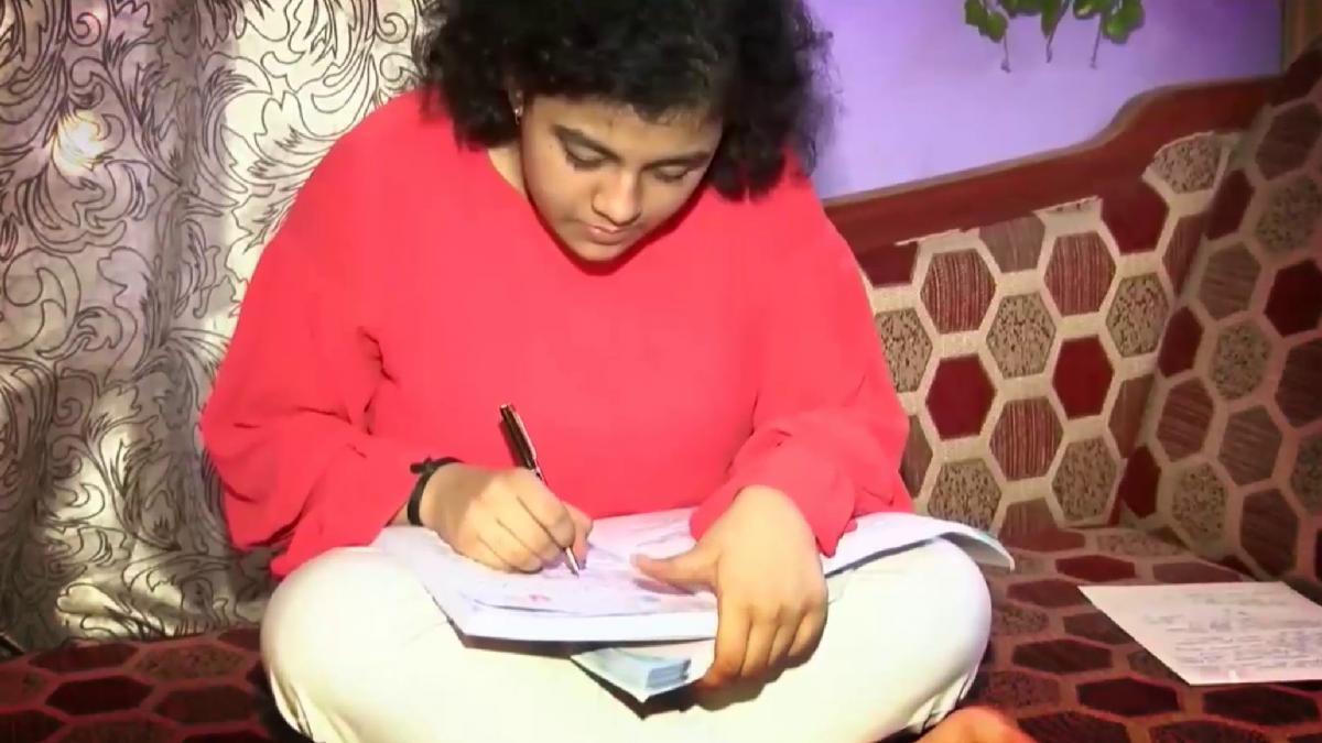 Bhopal Girl tops in High School 