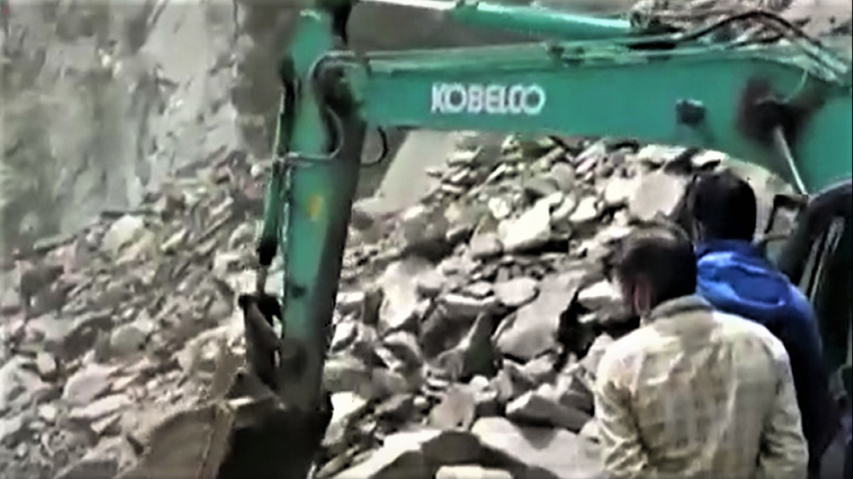 Mountains cracked and fell on road in Chamba, Himachal Pradesh