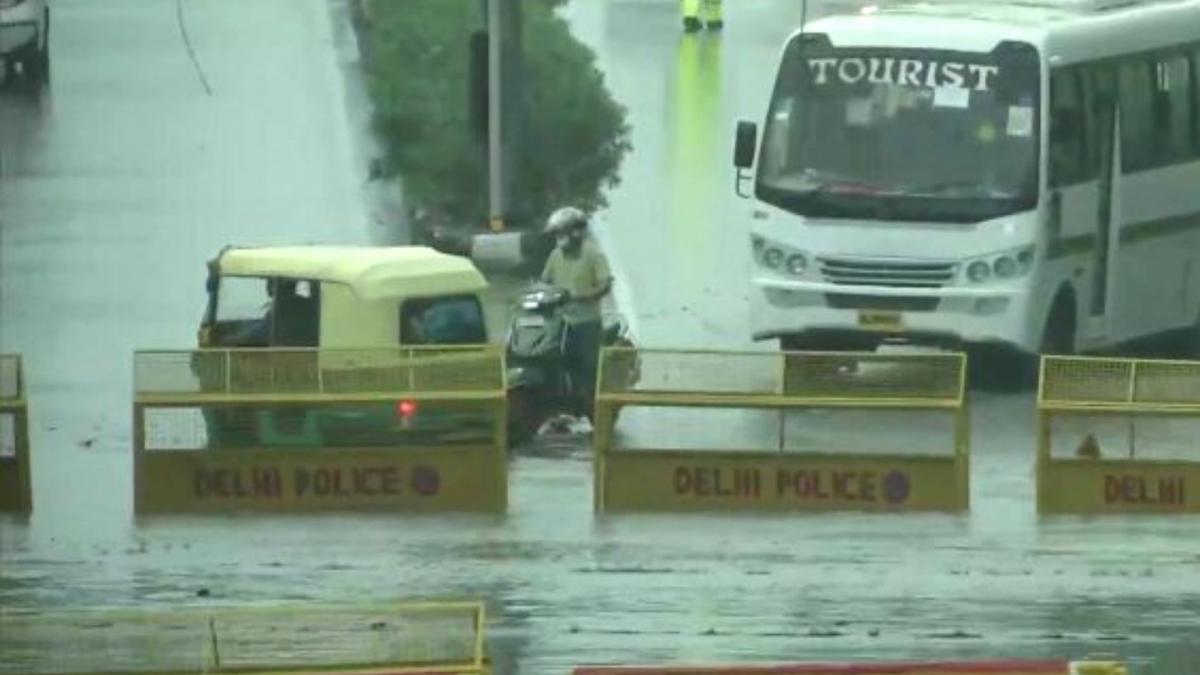 Delhi Rain, Minto Bridge (File- Twitter/@PBNS_India)