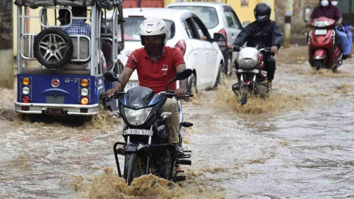 Rains lead to waterlogging in several parts of Delhi