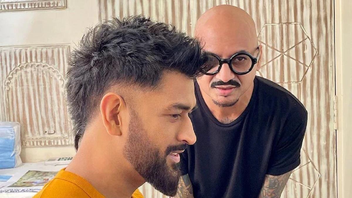 Mahendra Singh Dhoni new hairstyle