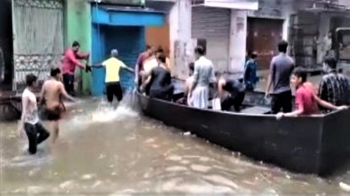 Torrential rains results in waterlogging in Jhansi