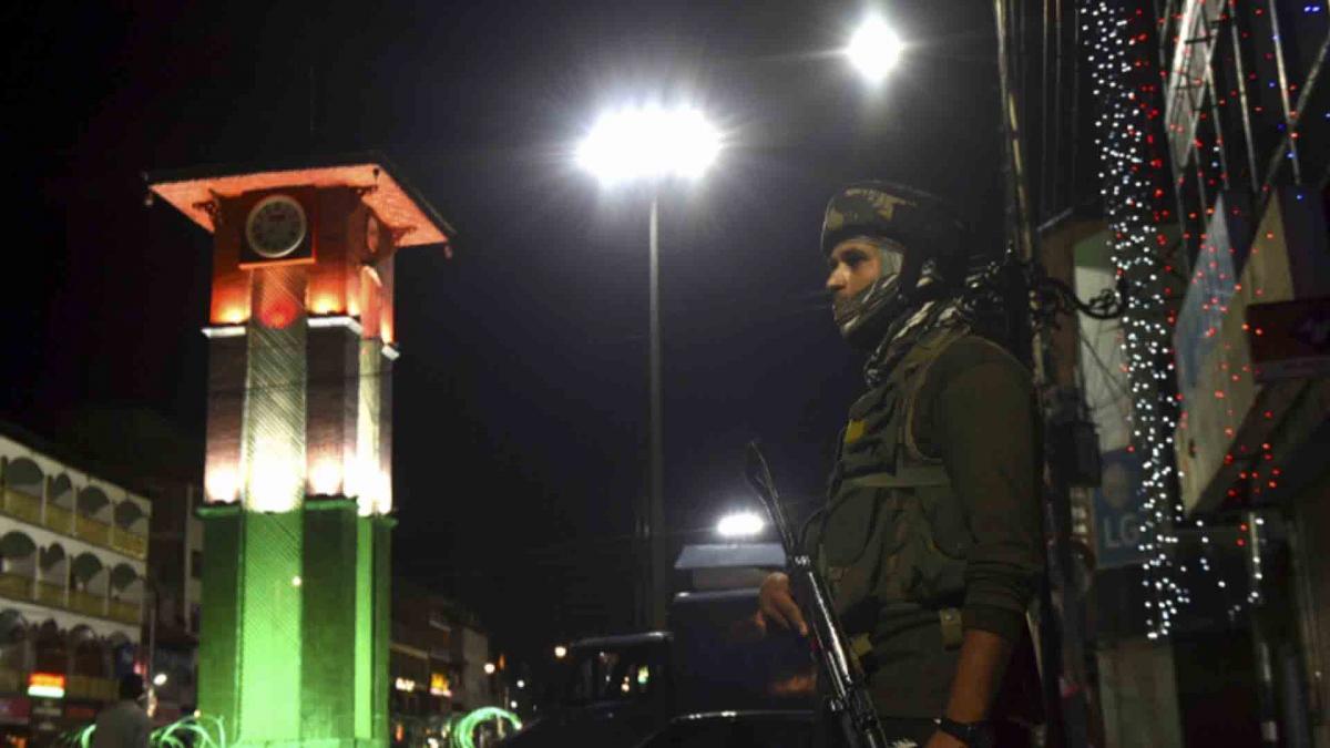 J&K: Srinagar gears up to celebrate 75th Independence Day