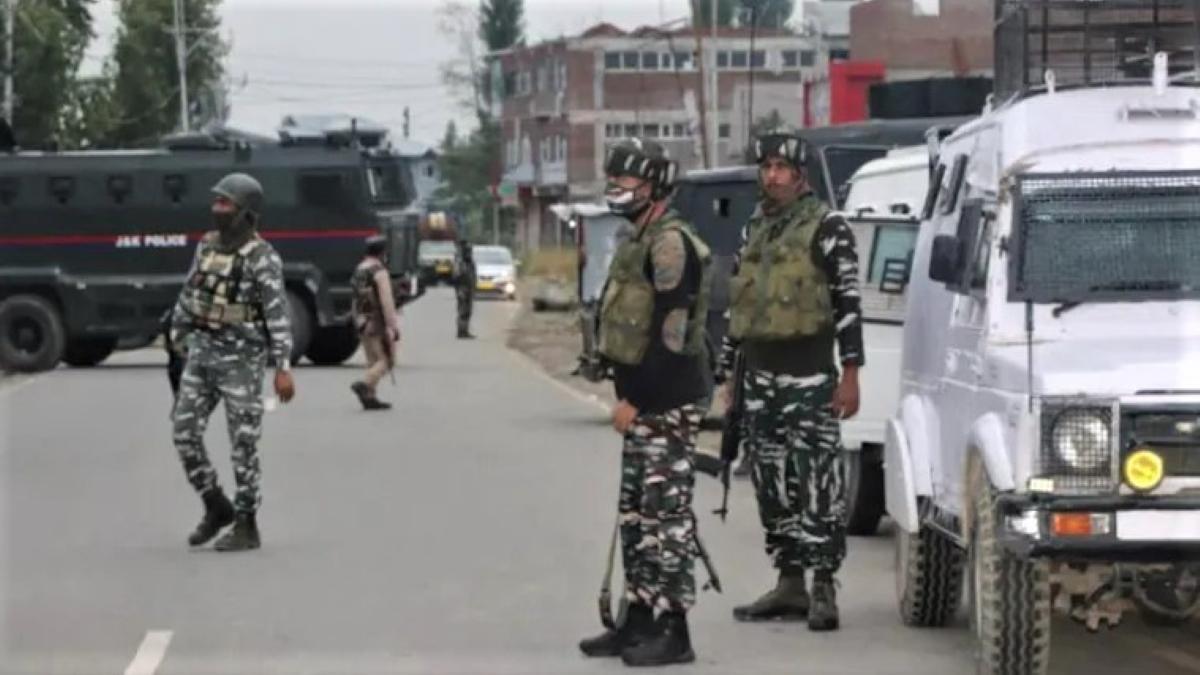 Two terrorists killed in Srinagar Jammu highway encounter 