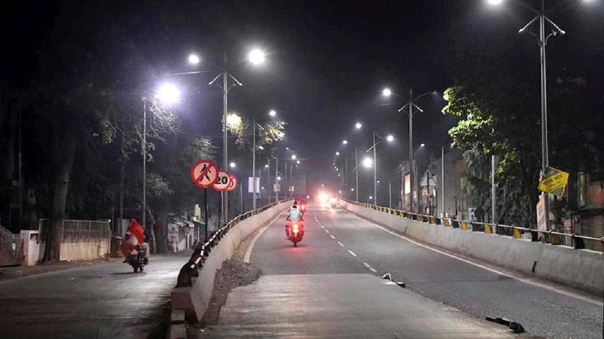 Level 3 lockdown will continue in 14 districts of Maha