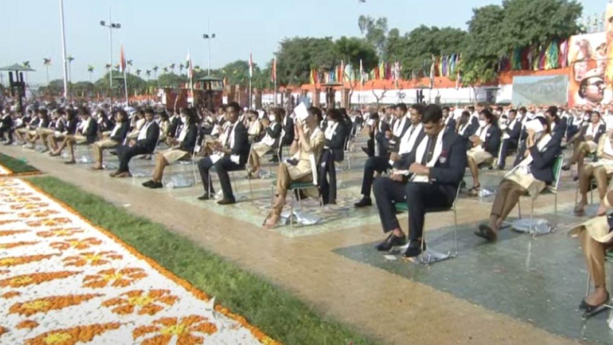 PM Modi applauds the Olympic medalists on Independence day at red fort