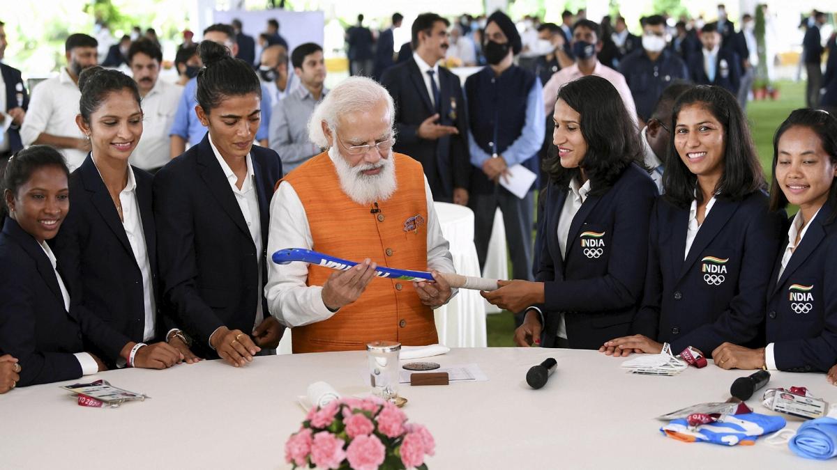 Here’s what PM said while meeting with Olympic medalists 