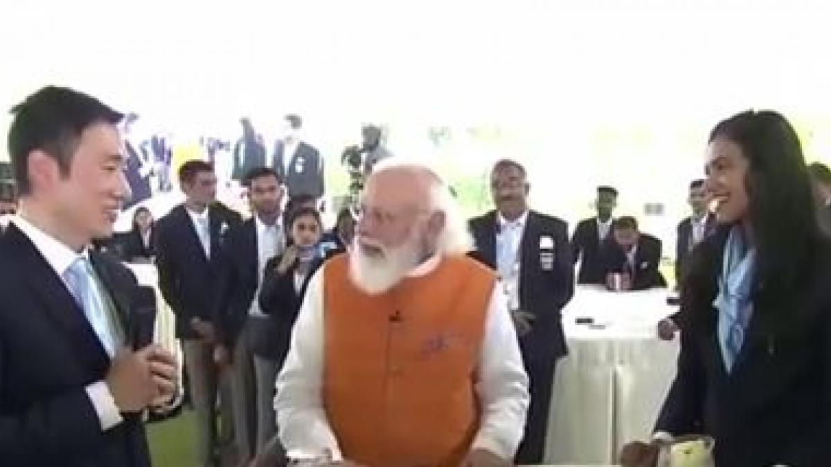 PV Sindhu, coach and PM Narendra Modi 7RCR 