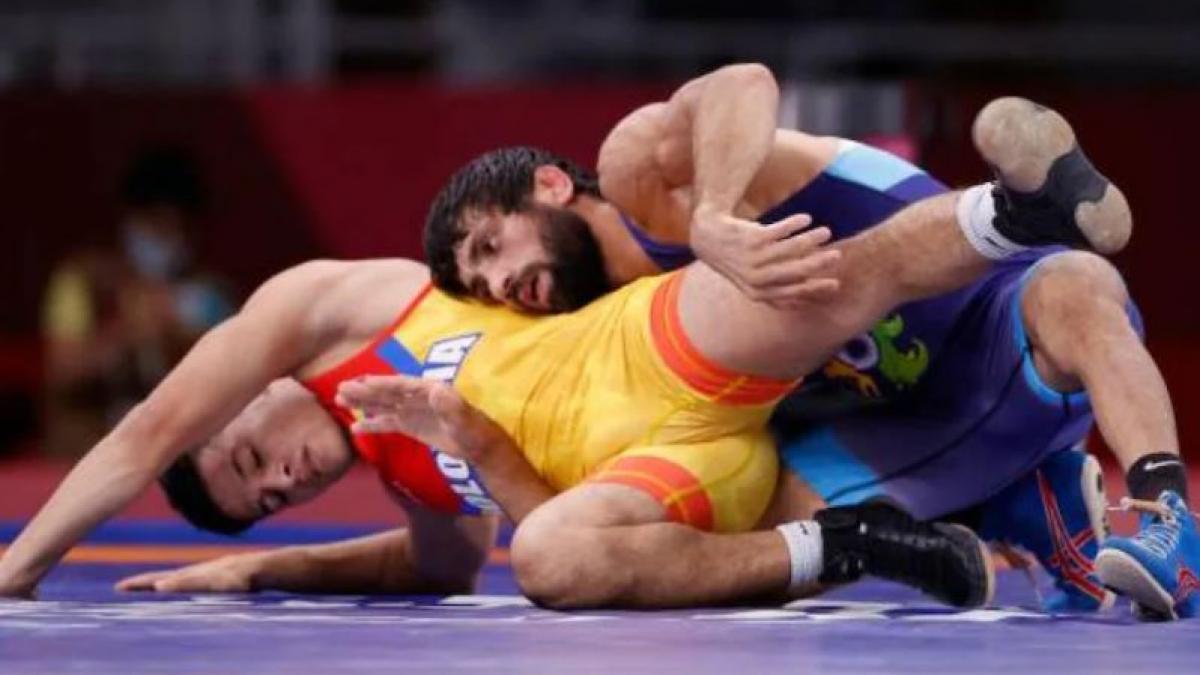 Wrestlers Ravi Kumar, Deepak Punia raise medal hopes