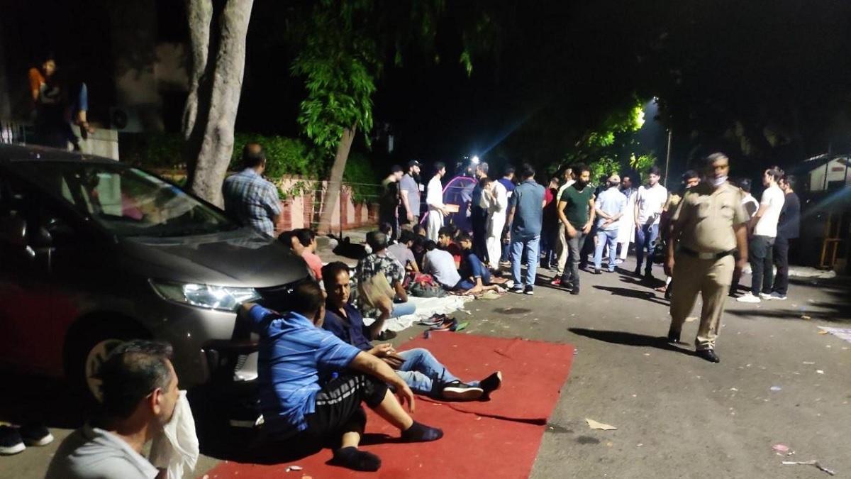 People of Afghanistan protesting in Delhi