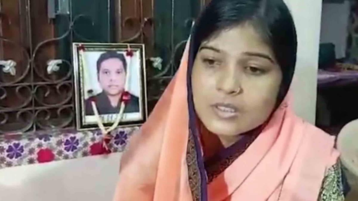 Wife of teacher who died of COVID