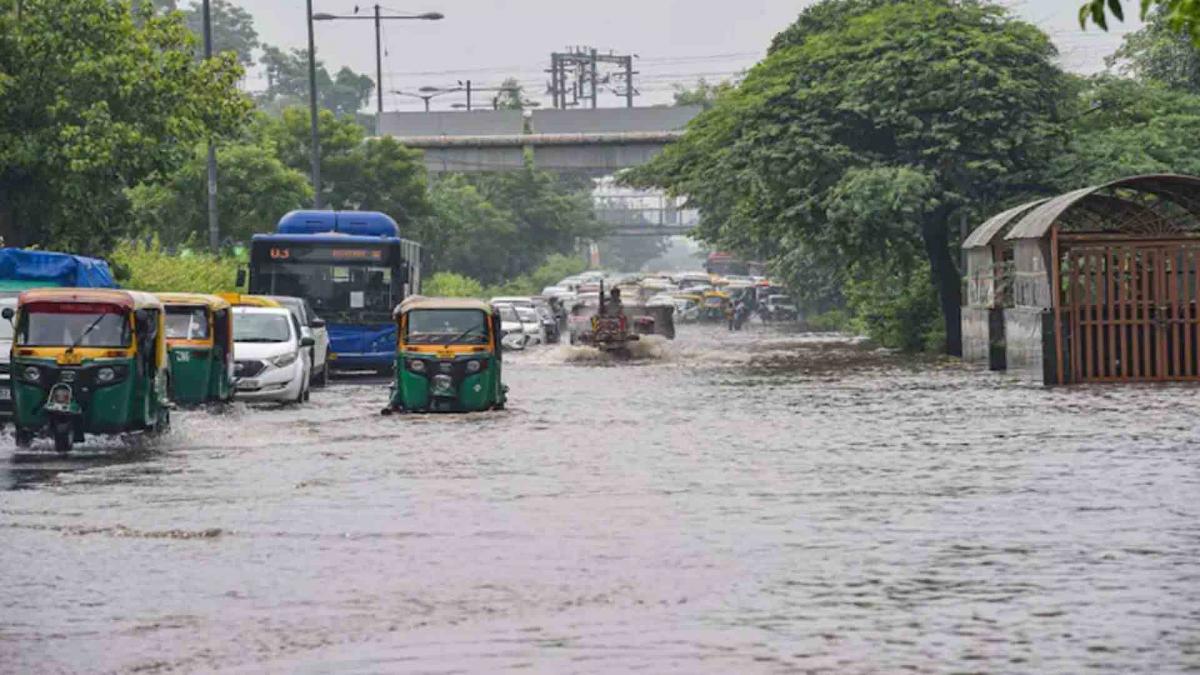 Delhi receives heavy rainfall for third consecutive  