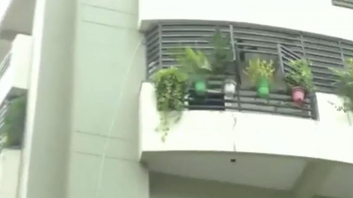 Narendra giri Gunner ajay singh flat