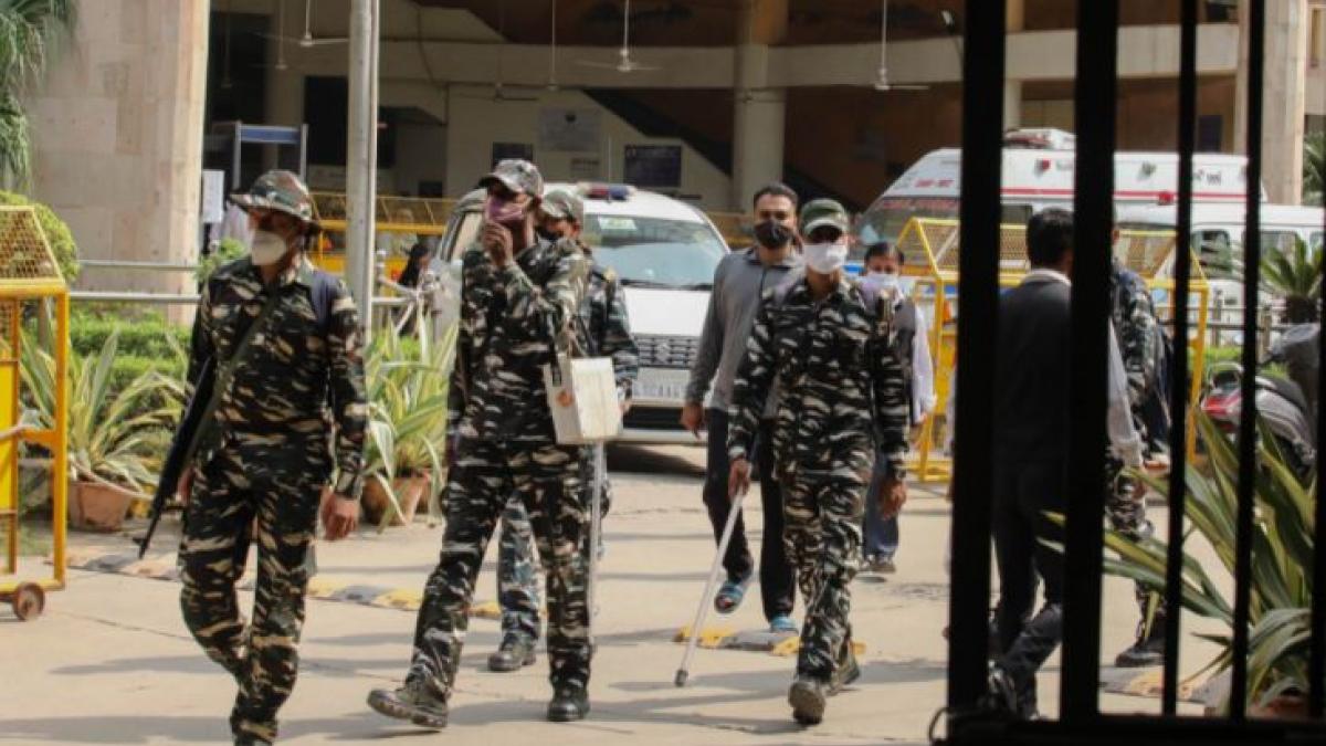 शाज‍िया इल्मी Vs सौरभ भारद्वाज: द‍िल्ली कोर्ट में गोलीबारी को लेकर उलझे पार्टी प्रवक्ता