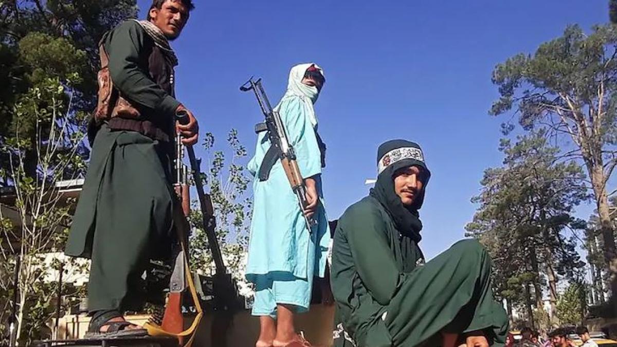 Taliban fighters 