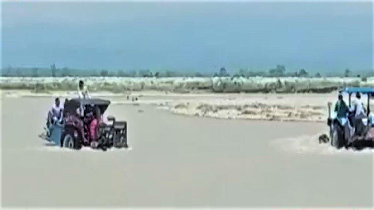 Mother-child drowned after tractor overturned in heavy rain