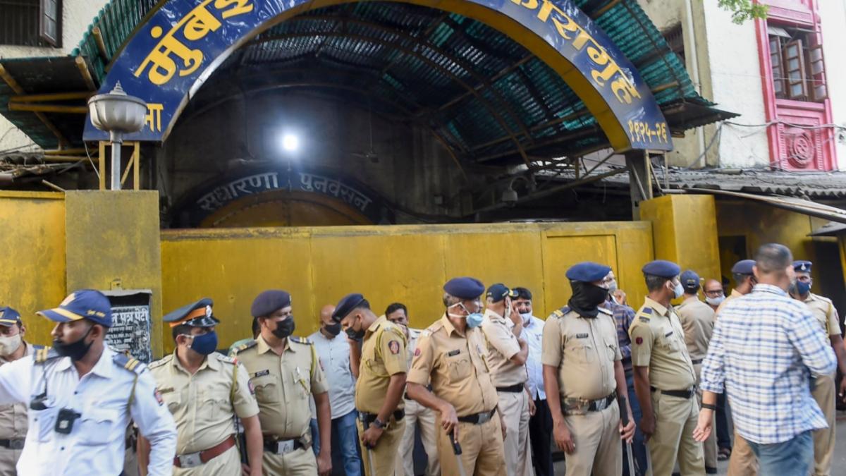 नॉनस्टॉप: आर्थर जेल से आज आर्यन खान की होगी रिहाई, स्वागत के लिए रौशन हुआ मन्नत