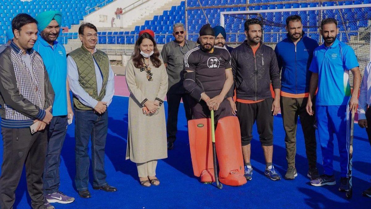 CM charanjit singh Channi hockey