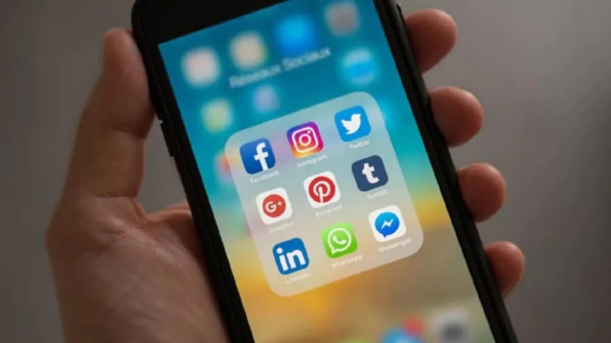 Reason of Facebook, Whatsapp being down