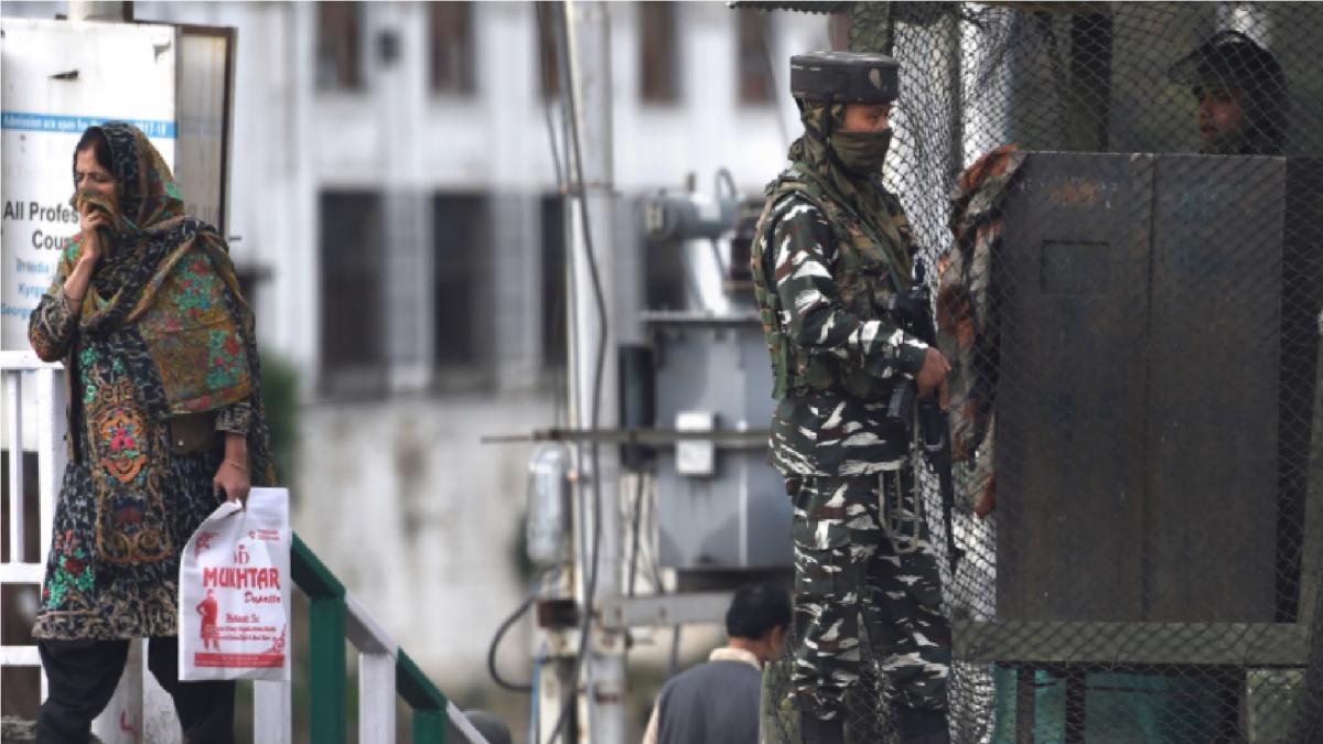 सिलसिलेवार हत्याओं पर सुलगने लगा Kashmir, एक्शन में केंद्रीय Home Ministry