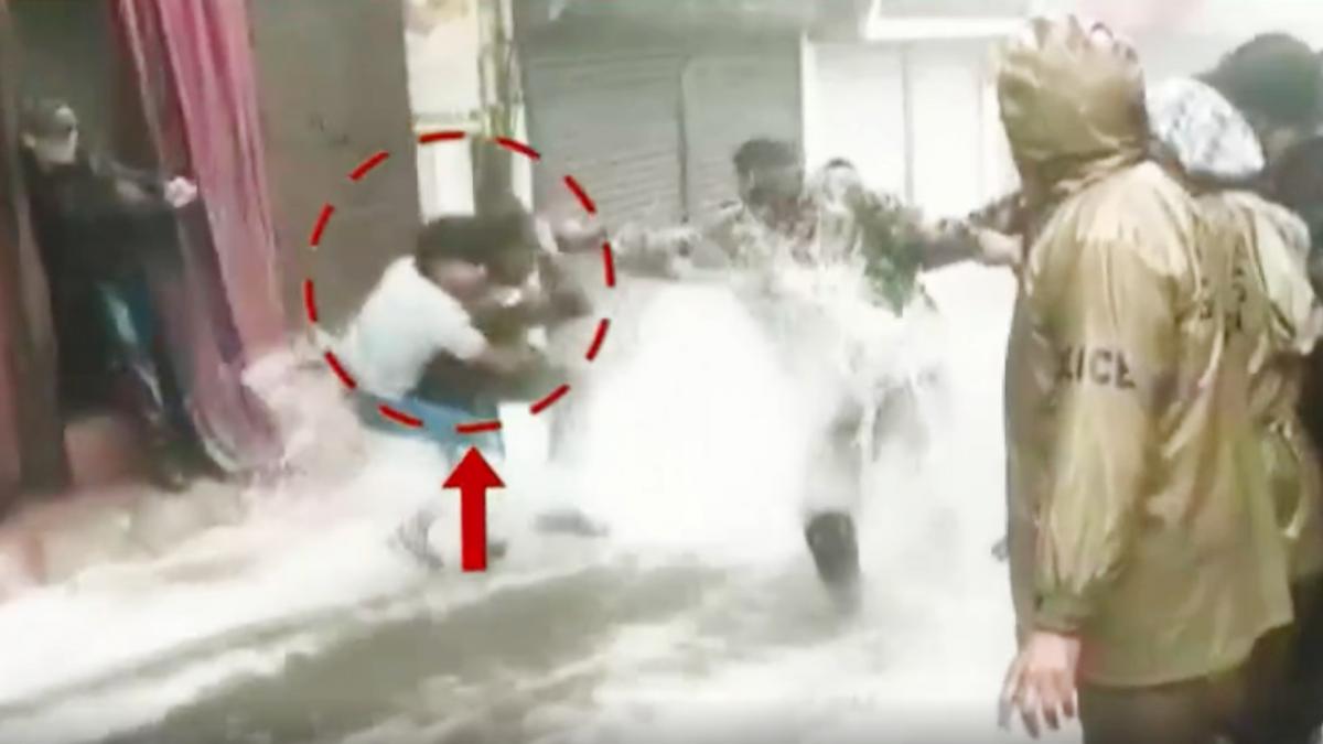 Jawans flushed away while rescue operation