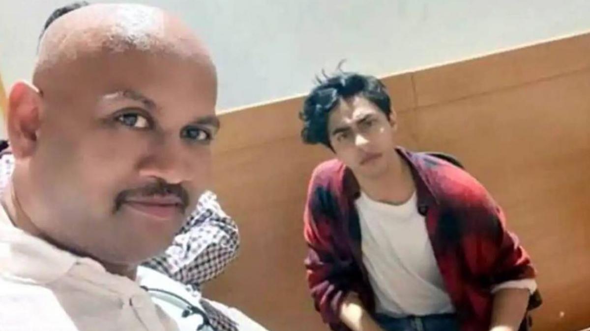 KP Gosavi with Aryan Khan