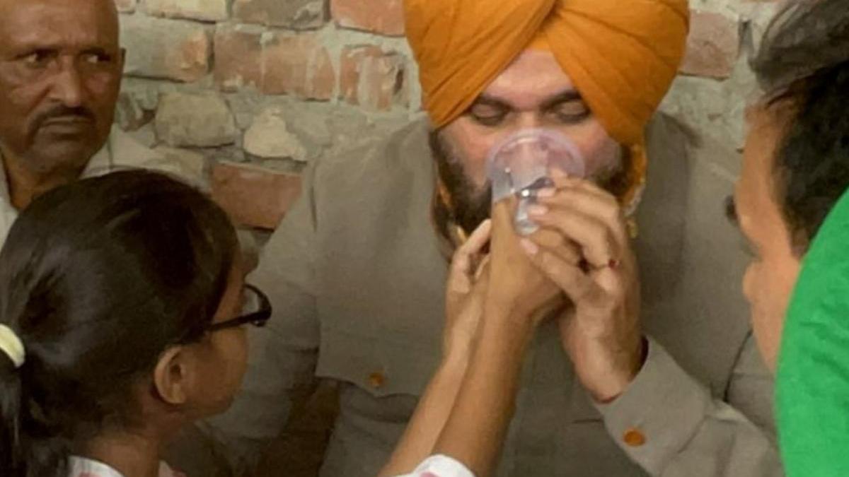 Navjot Singh Sidhu (Credit-twitter.com/sherryontopp)