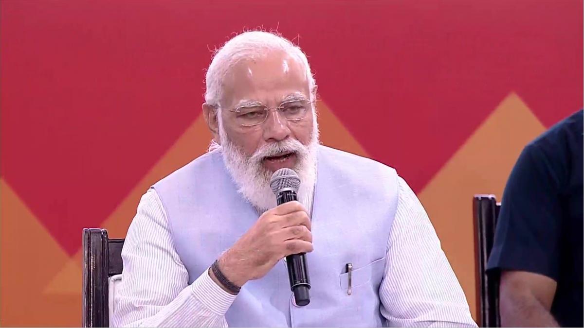 PM Modi interacts with PMAY-U beneficiaries 