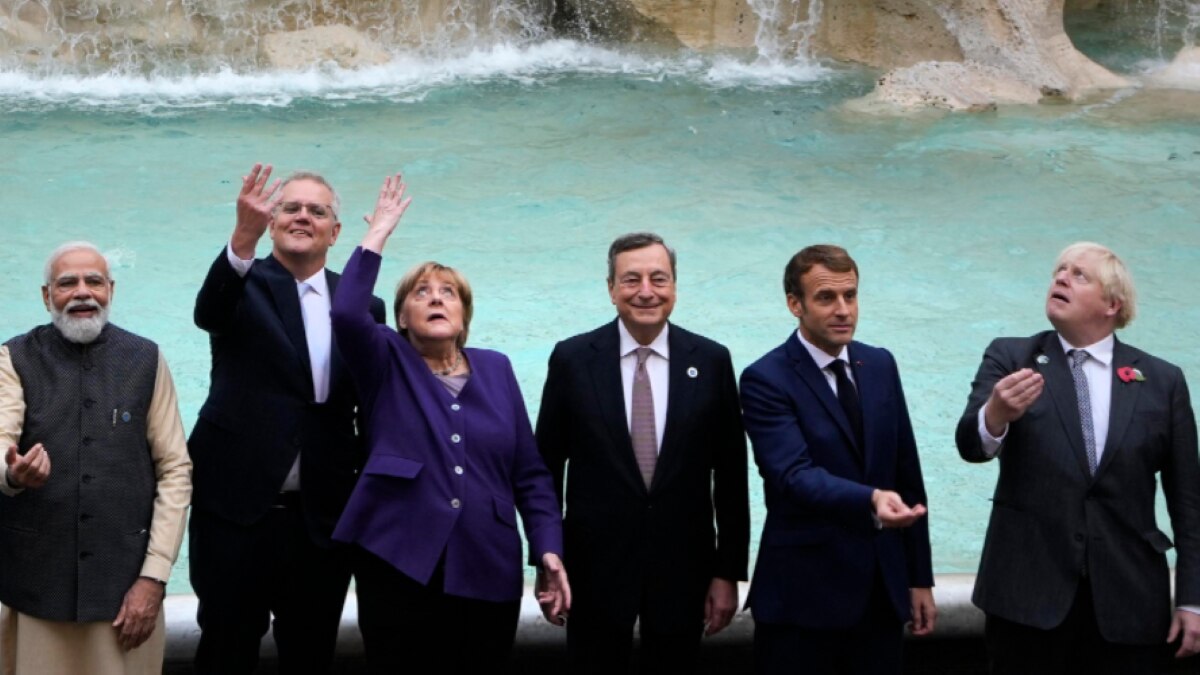 PM Modi visits Trevi Fountain on third day of Italy tour