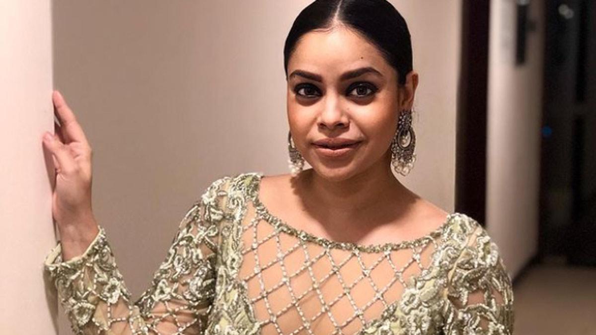 Sumona Chakraborty dances