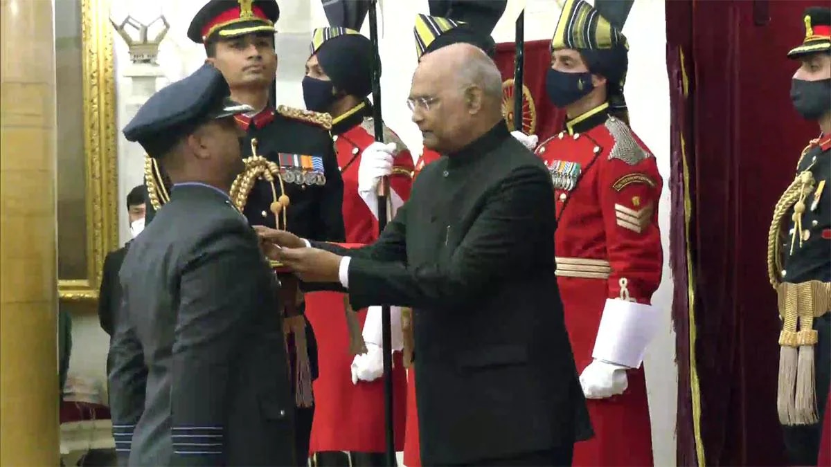 Abhinandan Awarded 'Vir Chakra'