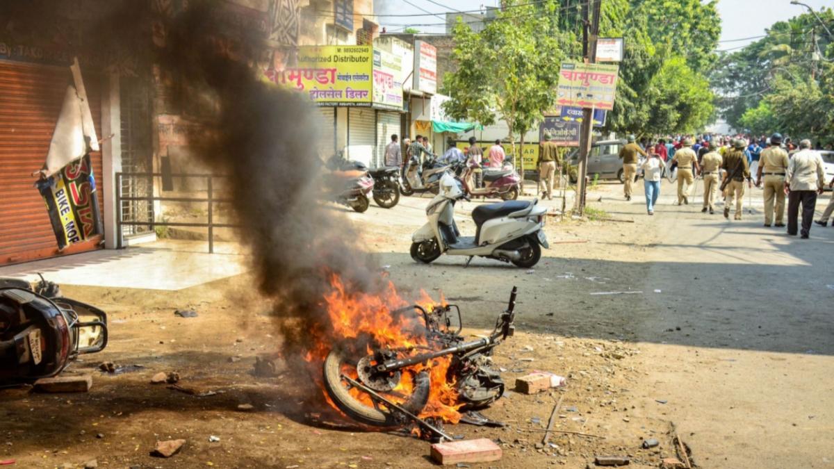 Maharashtra Violence: अमरावती में लगा कर्फ्यू, इंटरनेट बंद, देखें ताजा हालात